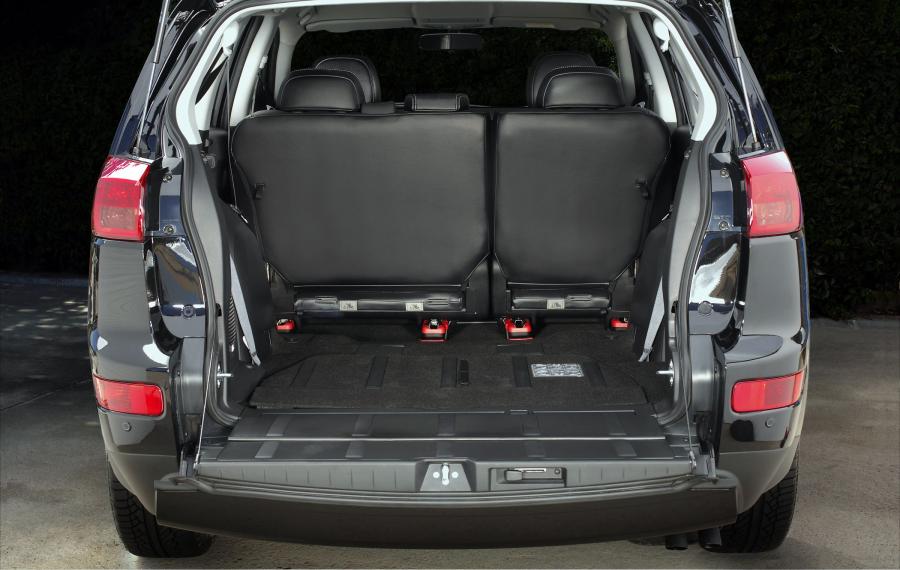  Peugeot 4007 2008 года  (фото 20 из 57)